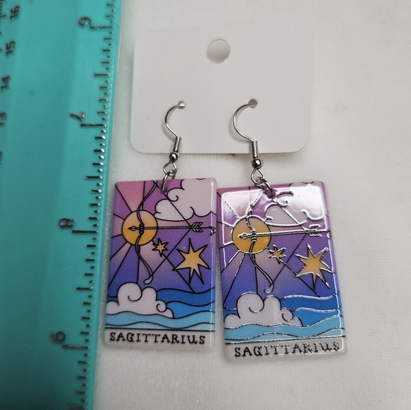 Women's Horoscope Sagittarius Tarot Card Square Pierced Earrings Colorful NWOT - Picture 2 of 6